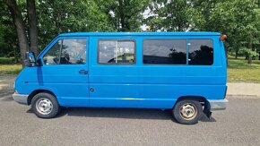 Renault Trafic 2.5D 9 míst - mladý veterán - 8