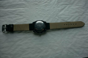Staré, masivní , pánské mechanické hodinky Prim s datumem - 8