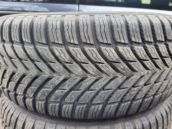 225 50 17"  XL...Nokian - 8