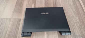 Malý notebook ASUS - 8