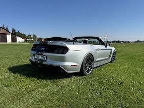 Prodám Ford Mustang GT 5.0 V8 cabrio 2018 - 8