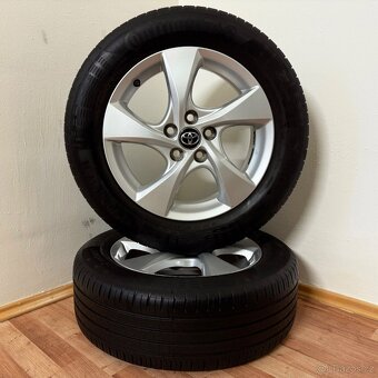 TOYOTA CH-R 5x114,3 R17 ET45+LETNÍ 215/60R17 6mm - 8