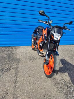 KTM 690 Duke R (2015) krasavec, doplňky, v TP 35kW, po servi - 8