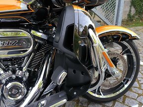 FLTRKSE CVO Road Glide Limited 117 - 1920 ccm - 8