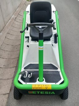 Prodám zahradní traktor Rider Etesia Bahia 15Hp Hydro - 8