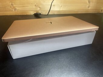 Macbook Air 13.3” 2020 zlatý - 8