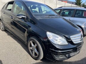 Mercedes-Benz B 150 W245 - díly z vozu - 8