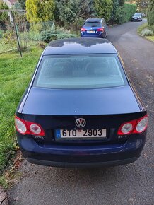 Volkswagen Jetta 2.0 TDI 2009 - 8