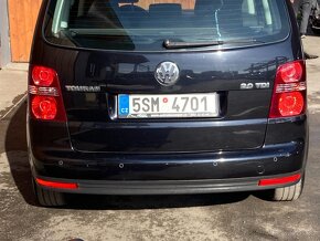 VOLKSWAGEN TOURAN 2,0 TDi DSG - 8