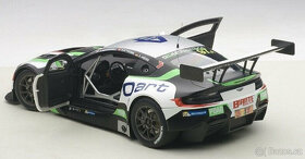 1:18 Aston Martin Vantage GT3 V12 Bathurst 2015 Autoart - 8