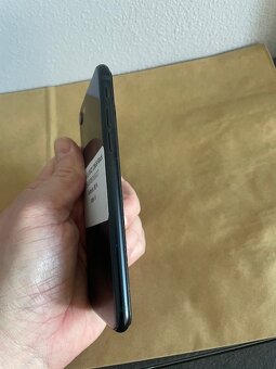 Prodám Apple iPhone SE 2022 128GB Black (černý)  90% baterie - 8