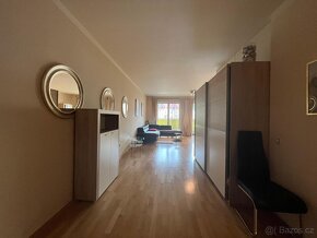 Pronájem bytu 1+kk, balkon, centrum, ul. Jateční, KV, ID 623 - 8