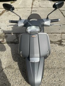 Lambretta V125 Special - 8