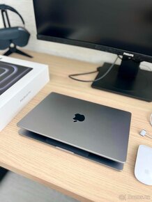 MacBook Pro 14" (M3, 2024) - 8