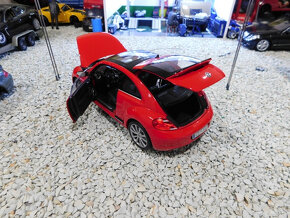 model auta 1:18 VW New beetle od Welly - 8