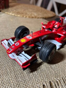 Ferrari 248 F1 1:18 - 8