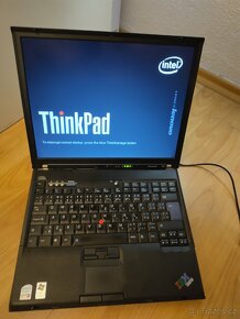 Staré thinkpady T60, T42, T40 + dock - 8