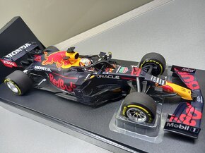 F1 RED BULL RB16B VÍTĚZ EMILIA ROMAGNA 2021 VERSTAPPEN 1:18 - 8