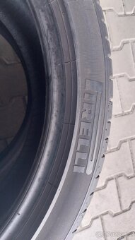 Prodám 2 x letní pneu Pirelli 255/40/21 - 8