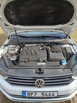 VW Passat - 8