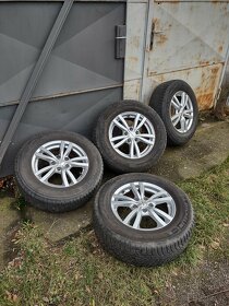 Hyundai   ix 35 , disky 6 1/2 Jx16H2       215/70R15 - 8