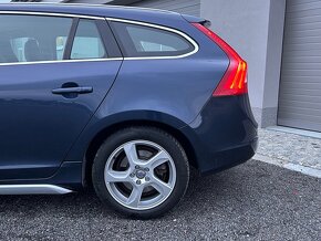 Volvo V60 D3 SUMMUM, 120kw, Automat, Webasto, Keyless, AAC - 8