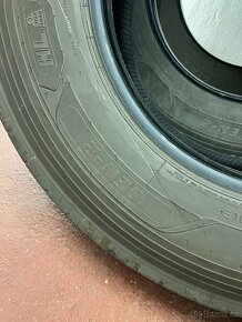 Nákladní pneu 315/70 R22,5 - 8