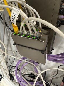 Komplet Dahua systém, 8 kamer, server, PoE switche - 8