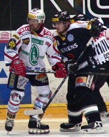 Koupím hraný dres HC Moeller Pardubice - 8