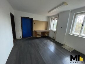 Prodej rodinného domu 4+1 o velikosti 135 m², pozemek 2123 m - 8