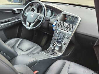 Volvo XC60 D4 133 kW AWD Summum XENON TAŽNÉ 2015 SADA KOL - 8