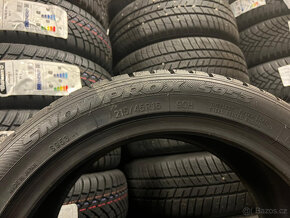 215/45R16 90H zimní pneu TOYO 7,8mm - 8