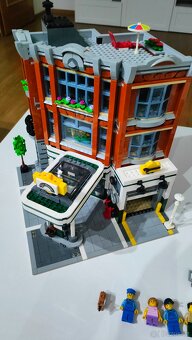 Lego 10264 - Corner garage - 8