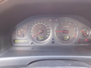 Volvo V70 2.4D 120kw rv 9/2003 bez DPF - 8