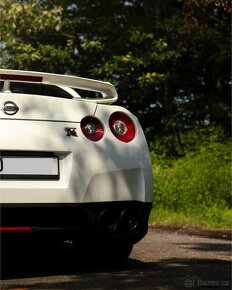 Nissan GT-R - 8