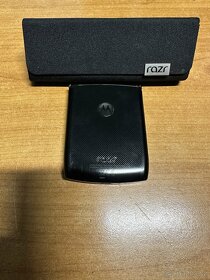 Motorola Razr XT 2000 128 GB - 8