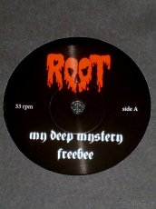 LP + 7" Root - The Temple In The Underworld (1992) + SLIPMAT - 8