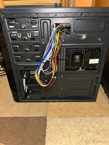 Herní PC sestava Intel i5/16GB RAM/2x SSD/HDD+ příslušenství - 8