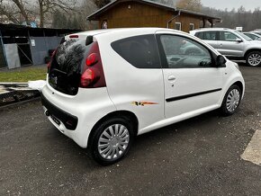 Peugeot 107 1.0i, r.2012, STK, klima, 2.majitel - 8