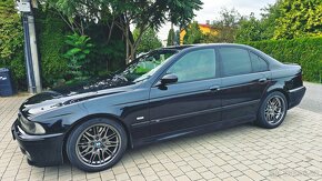 BMW M5 E39 V8 - 8