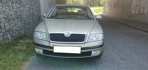 Škoda Octavia 2 2.0 FSI liftback 166000km béžová metalíza - 8