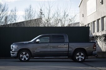 Dodge RAM 1500 Hemi 5.7 Laramie - 8