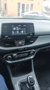 Hyundai i30 fastback 1.6 CRDI 100kw r. výroby: 2019 - 8