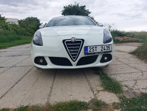 Alfa Romeo Giulietta 1,4 turbo,ČR, červená  ķůže - 8