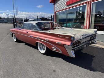 1959 Pontiac Bonneville Coupe - 8