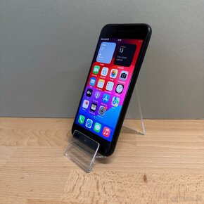 iPhone SE 2022 64GB, černý (rok záruka) - 8