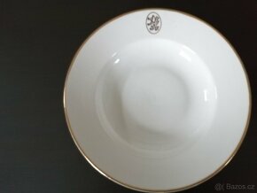 Hluboké bílé porcelánové talíře - 8