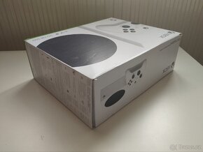 Xbox Series S + 12 her pro holky - 8