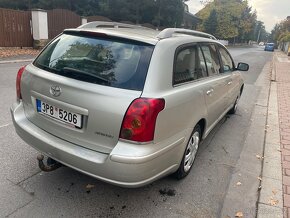 Toyota Avensis D-4D 2.0 Diesel, Klima, vytápěná sedadla - 8