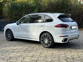 Porsche Cayenne diesel  3.0 V6 - 8